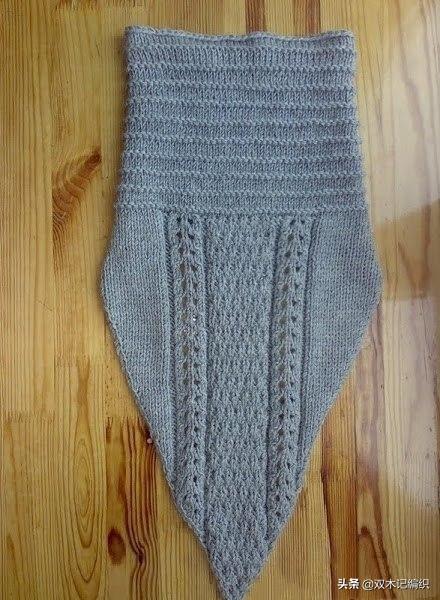 三角围巾的戴法，三角围巾怎么戴（漂亮的三角形围脖编织款式）