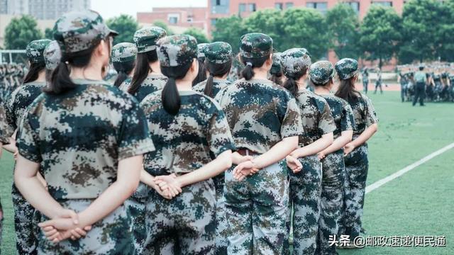 2021级湖南师范大学树达学院新生开学时间和入学指南及入学军训考试，湖南师范大学树达学院学费（多所高校公布开学时间、网课安排）