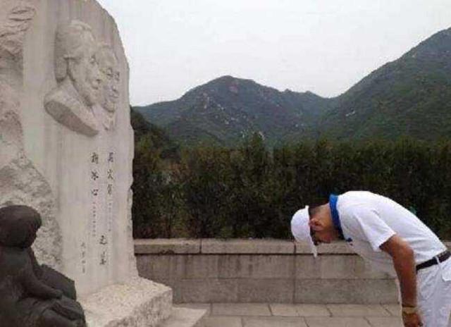 谢婉莹的作品有哪些，冰心的作品有哪些（孙子吴山为何在其石碑上涂红色大字）