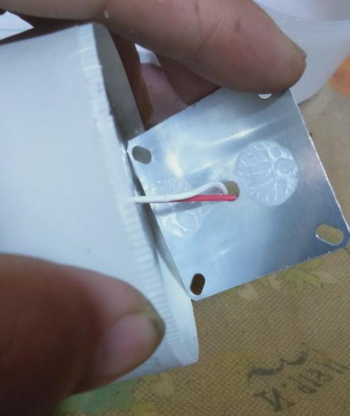 led灯珠一个多少伏（45瓦LED灯的内部构造）