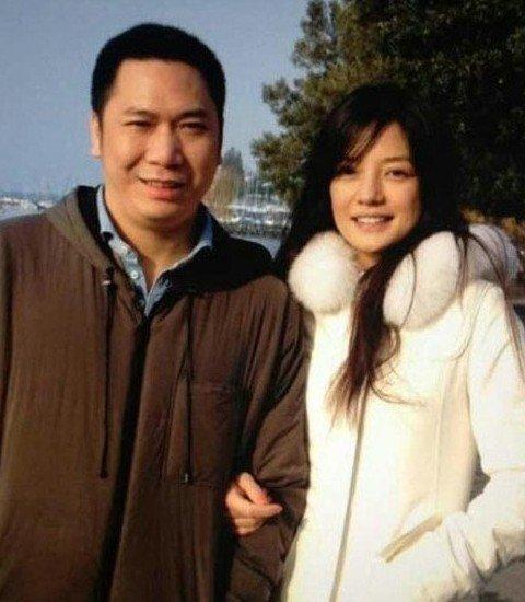 赵薇终于首度回应婚姻，和丈夫黄有龙的感情，让人落泪