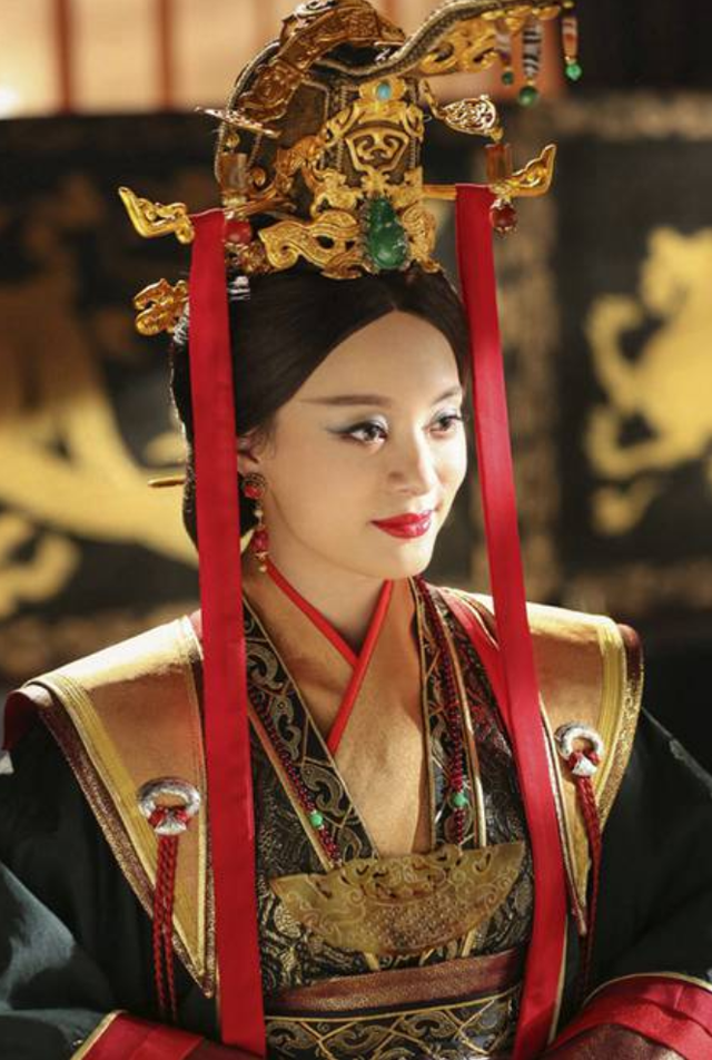 槿汐的扮演者是谁，甄嬛传中槿汐的扮演者是谁（斓曦、陶昕然没戏拍）