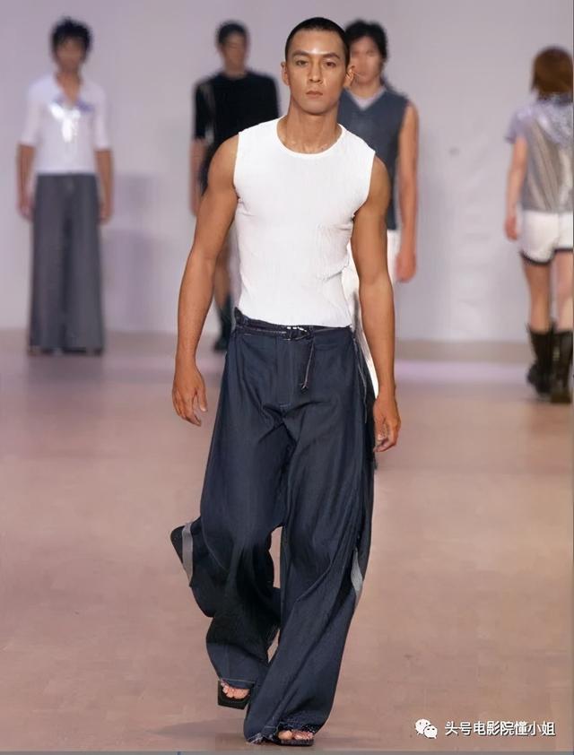 单身男女 吴彦祖，电影《单身男女》的最后结局是什么（《除暴》杀青后生病入院）