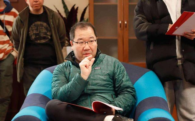 与宋丹丹离婚后，英达14年来对巴图不闻不问，是“渣”还是通透？