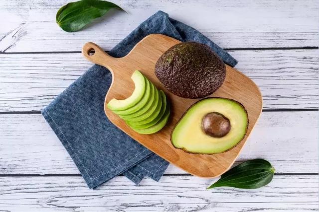 十大饱腹感食物之首，饱腹感最强食物（饱腹感很强的10种食物）