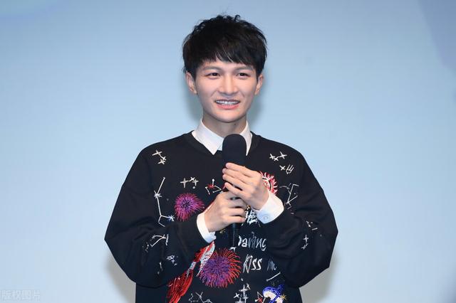 基操是什么意思，基操勿6是什么意思（听说手机放枕头边有辐射）