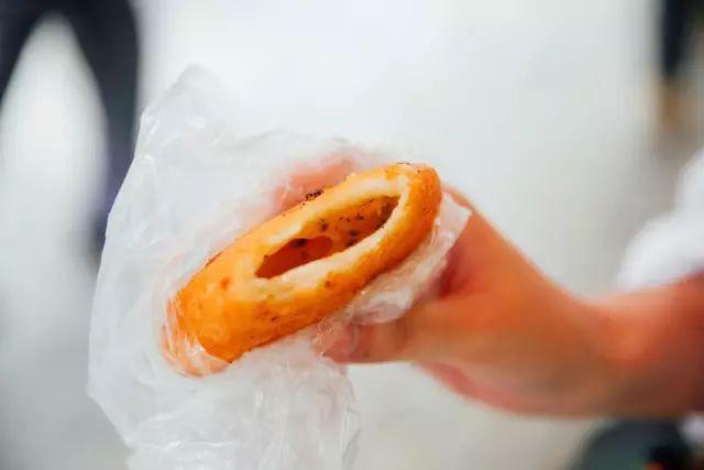 酸奶麻花能放多久 武汉粮道街酸奶大麻花哪个味道最好吃，酸奶麻花能放多久（我们翻遍了武汉的12条街）