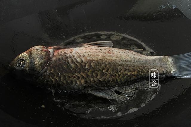 木瓜猪骨汤的做法，木瓜猪骨汤的做法视频（秋天皮肤易干燥）