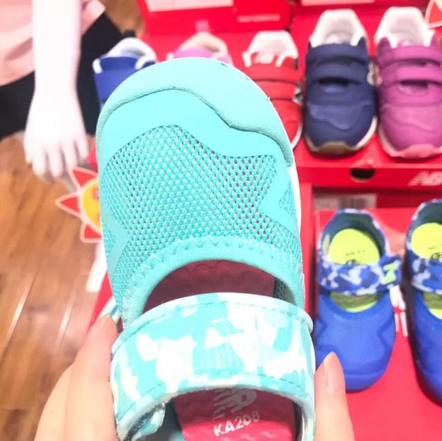 儿童凉鞋怎么选择比较好，儿童凉鞋到底要怎么选