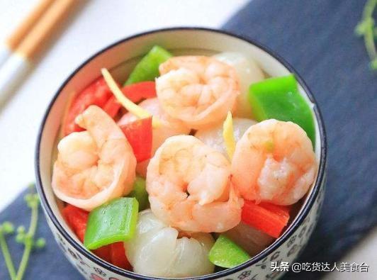 青椒荔枝炒虾仁怎么做，尖椒炒虾仁的做法（搭配荔枝味道更棒）