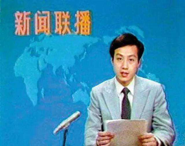 罗京追悼会全部过程，在罗京葬礼上哭到昏厥的妻子