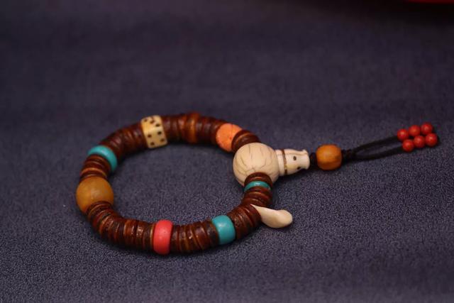 嘎巴拉是什么骨头,嘎巴拉是什么骨头做的(用高僧头盖骨做的念珠“嘎巴拉”) 嘎巴拉是什么骨头,嘎巴拉是什么骨头做的(用高僧头盖骨做的念珠“嘎巴拉”)