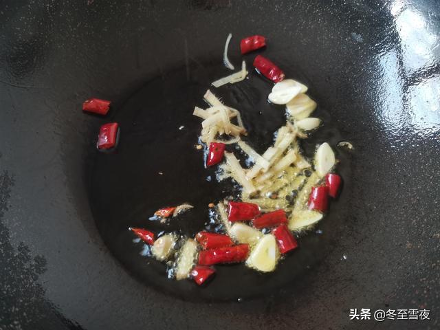 河蚌肉的功效与作用，河蚌肉的功效与作用煲什么最好（河蚌肉和这个食材一起炒）
