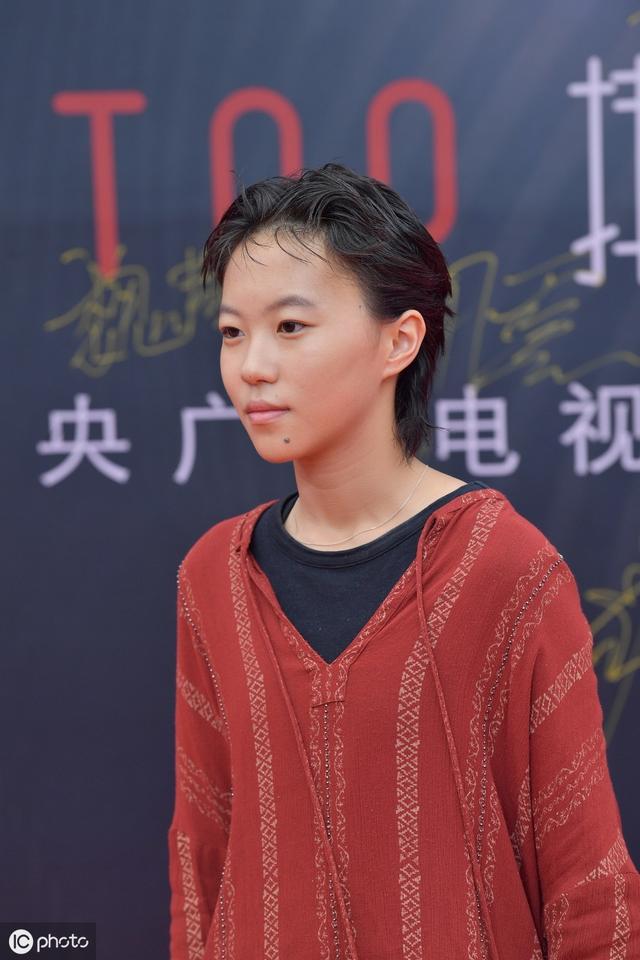 窦靖童是王菲和谁的女儿,窦靖童个人相册(王菲女儿为什么叫窦靖童)