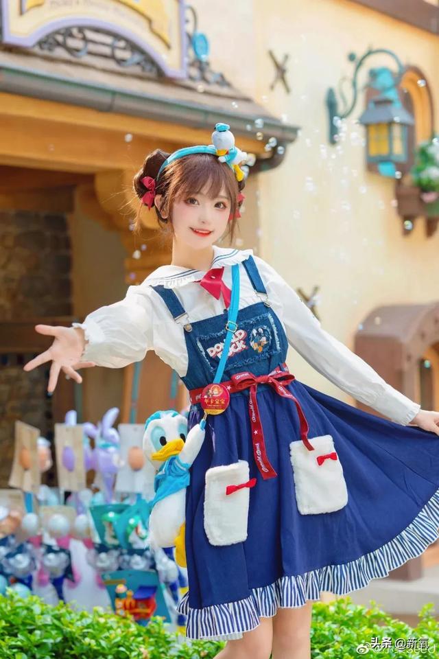 COS迪士尼公主出神入化的网红美少女,被爆抄袭黑料?