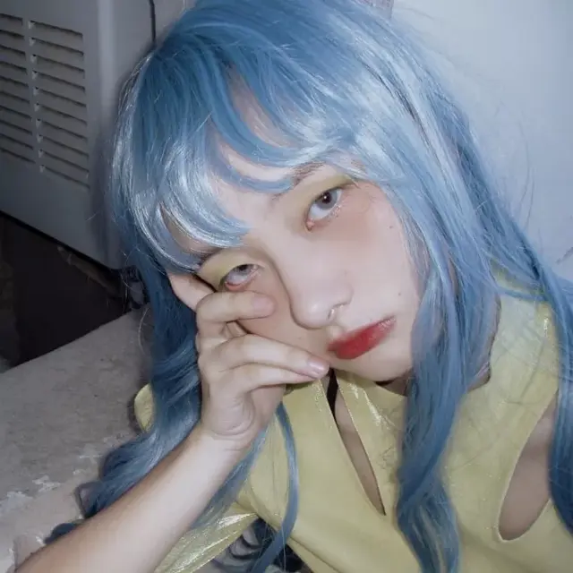念七 精致女生染发社会酷头像微信，念七 精致女生染发社会酷头像（各种发色的小姐姐头像）