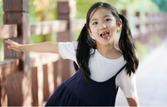 小琉璃是谁演的，琉璃小时候是谁演的（周冬雨驾驭不了“仙界美人”就算了）