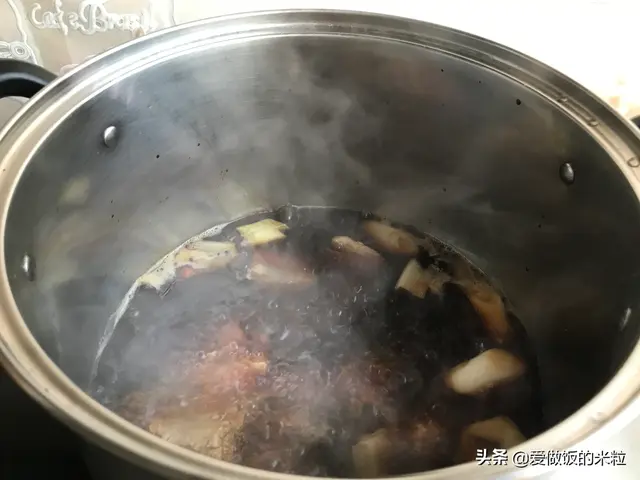 毛豆角怎么煮好吃又是绿色的，毛豆怎样煮才能又绿又好吃（豆角颜色翠绿不发黄）