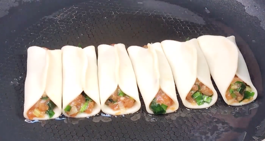 圖片[5]-【韭菜鍋貼】做法步驟圖 教你正確做法 出鍋鮮香酥脆-起舞食譜網(wǎng)