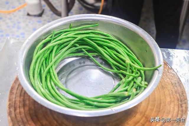 酸豆角的腌制方法，酸豆角的腌制方法和配料（河南农家酸豆角做法）