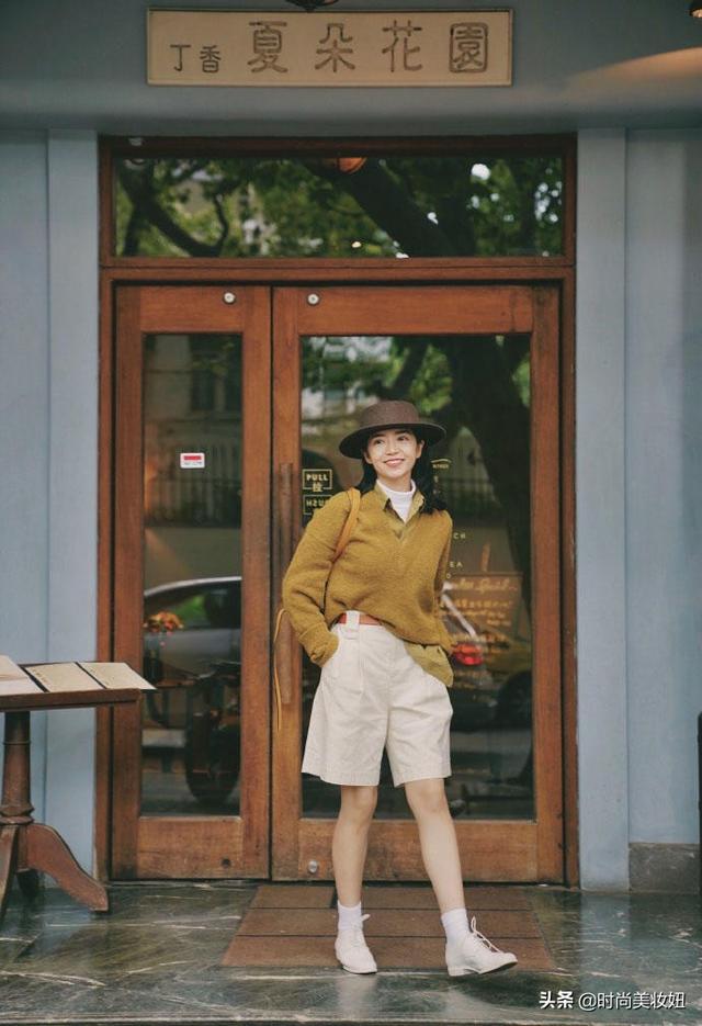 开衫毛衣怎么搭配好看，开衫毛衣里面搭配什么（学三木博主用针织开衫配毛衣）