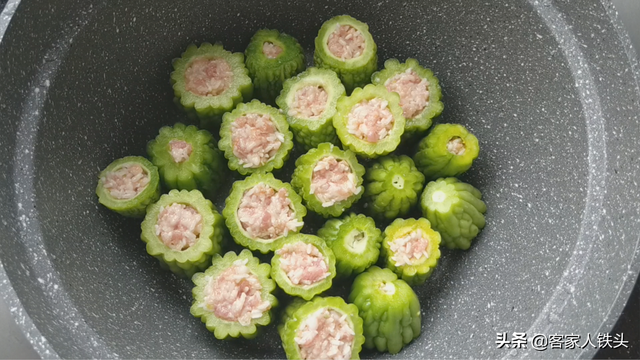 小癞瓜有什么营养，小癞瓜有什么营养吗（苦瓜这样做直接当饭吃）