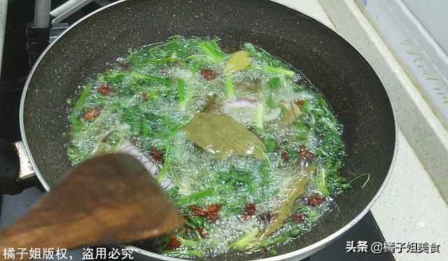 圖片[5]-“萬能的蒜蓉辣醬” 教你最正宗的做法 拌啥都好吃 實在太香了-起舞食譜網