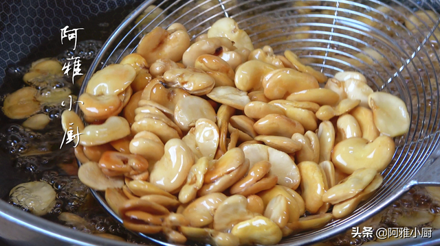 酥脆麻辣兰花豆的做法，这菜蛋白含量比黄豆高