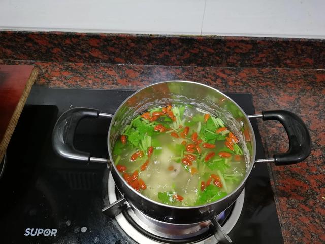 魚骨怎麼煲湯,魚骨煲湯的做法大全(清淡爽口,不腥不膩,湯中無一刺)