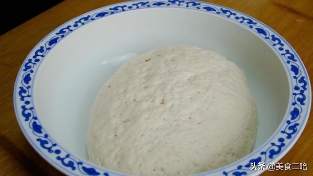 怎样做发面烧饼，怎么发面把烧饼烙得又软又好吃（新手零失败的发面饼做法）