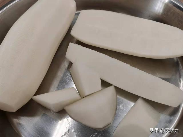 萝卜排骨汤的功效，白萝卜排骨粥的功效（排骨可以熬粥吗）