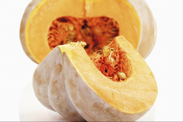 南瓜怎么切开急，南瓜怎么切开急冻了（老菜农教我一招）