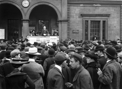 Zack什么意思，证件类型不符什么意思（？英国鲜肉小哥只穿200年前衣服上街）