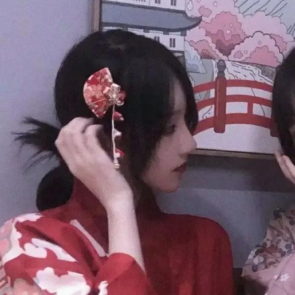 2016最新闺蜜头像两张，双人女生闺蜜头像微信（我要陪你一年又一年）