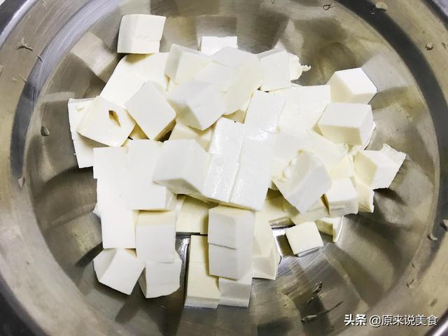 小葱拌豆腐 家常小葱拌豆腐超简单下饭做法，小葱拌豆腐（小葱拌豆腐要想做出来饭店的味道）