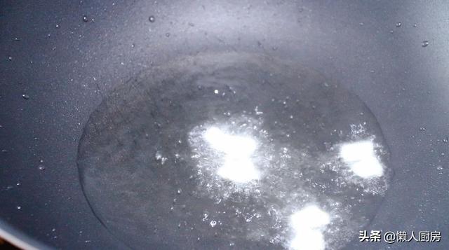 象拔蚌是什么，象拔蚌是什么梗?真正的象拔蚌好吃吗（配上春天的韭菜和豆芽）