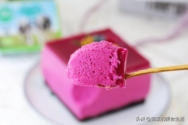 火龙果和酸奶能一起吃吗，火龙果百香果酸奶能一起吃吗（教你用火龙果和酸奶做甜品）