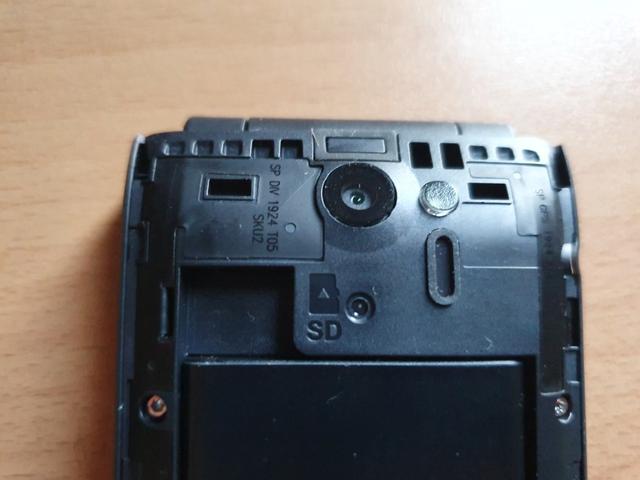 翻盖经典的回归：Nokia 2720 Flip 评测
