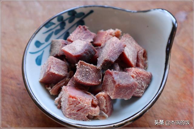 咸鲅鱼怎么做好吃，清蒸咸鲅鱼怎么做好吃（懒人下酒菜之咸鲅鱼焖大葱）