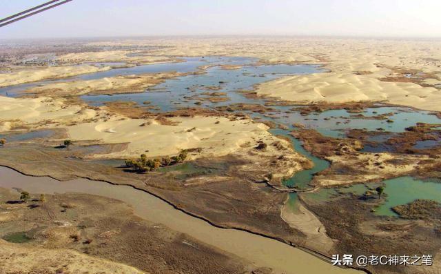 塔克拉玛干沙漠出现众多湖泊，塔卡拉玛干沙漠发洪水变成湖泊？