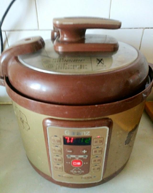 小米南瓜粥的做法，小米南瓜粥的家常做法（早餐就喝小米南瓜粥）