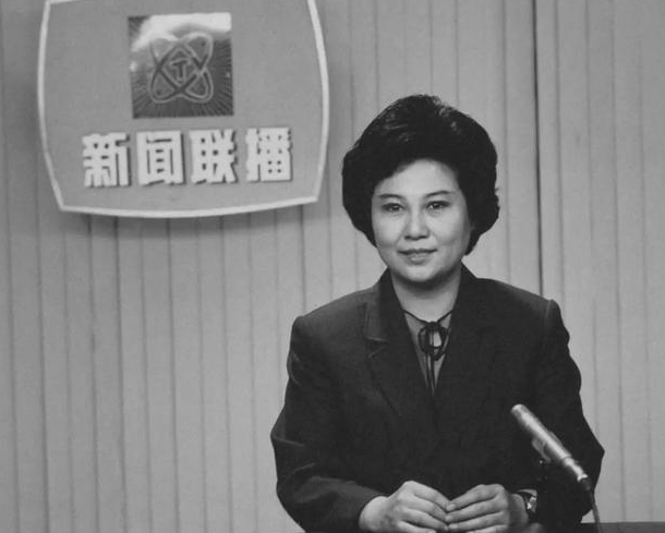 罗京可怕照片图片，罗京真的笑了（28年0失误获央视最高荣誉）