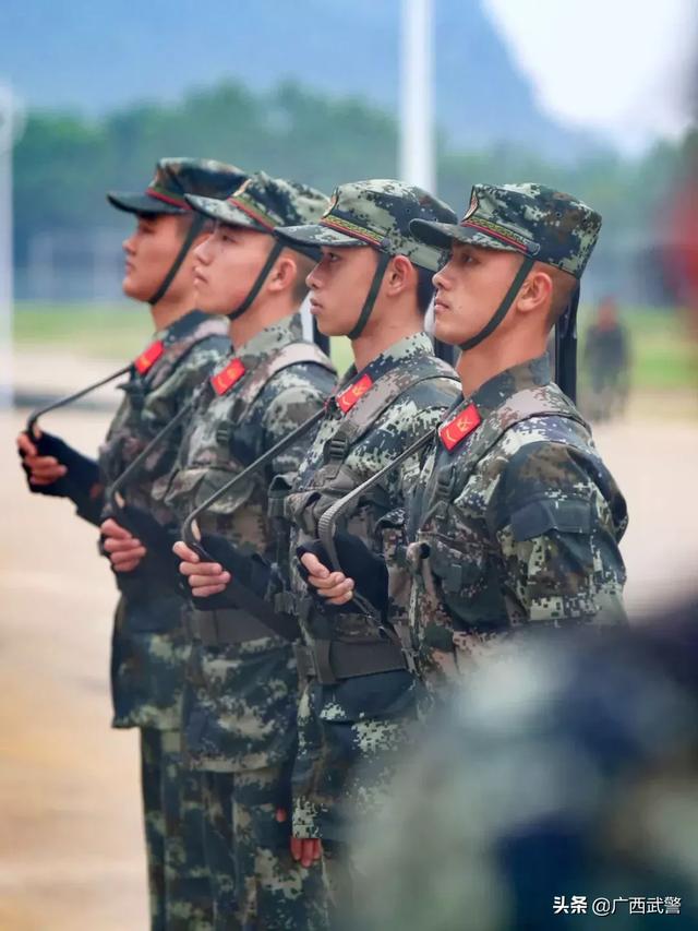 跨立的基本动作要领，跨立手部动作（这场演示不容错过）