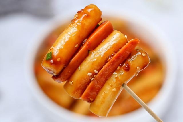 年糕煮多久能熟，韩国年糕要多久才能煮熟（十分钟就上桌的酱汁年糕）