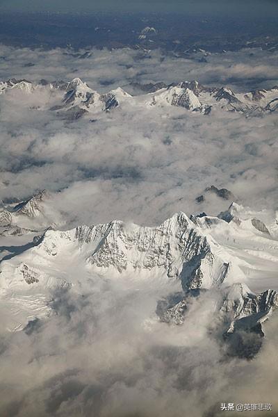 珠穆朗玛峰在哪个国家，珠穆朗玛峰是哪个国家的（珠峰是世界最高峰？错）