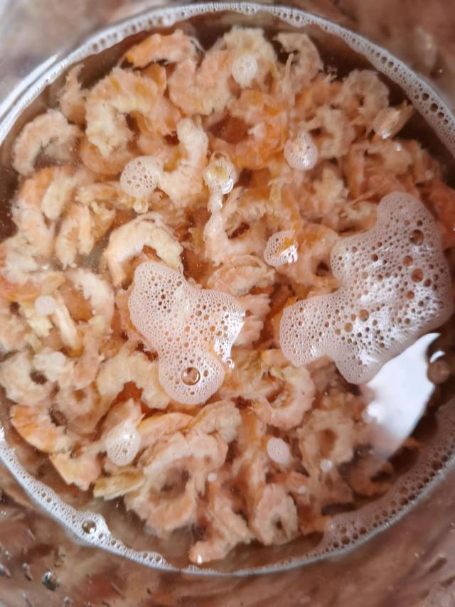 怎么炒干虾，怎样炒干虾好吃又简单（小小虾干搭配蔬菜炒一炒）
