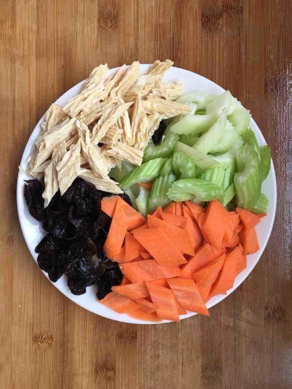 凉拌素什锦最正宗的做法，什锦凉拌菜的做法（《向往的生活》被陶虹夸赞的一道菜）