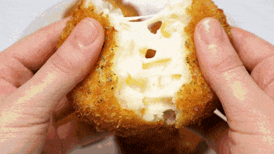 超能拉丝的芝士土豆饼吃一口就停，超能拉丝的芝士土豆饼