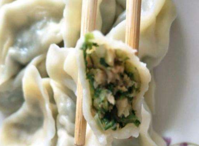 芹菜叶水饺的做法，芹菜叶水饺的做法窍门（吃不吃叶让很多人纠结）