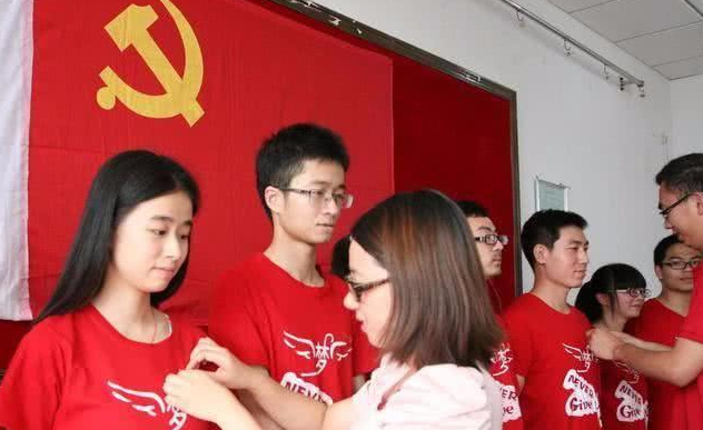 入党发展对象简短评语优缺点，入党发展对象简短评语优缺点200（可弊端却很少有人知道）
